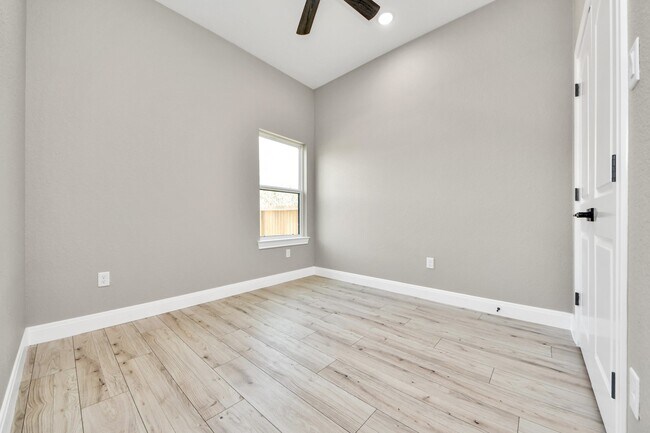 Building Photo - 7815 Joy St