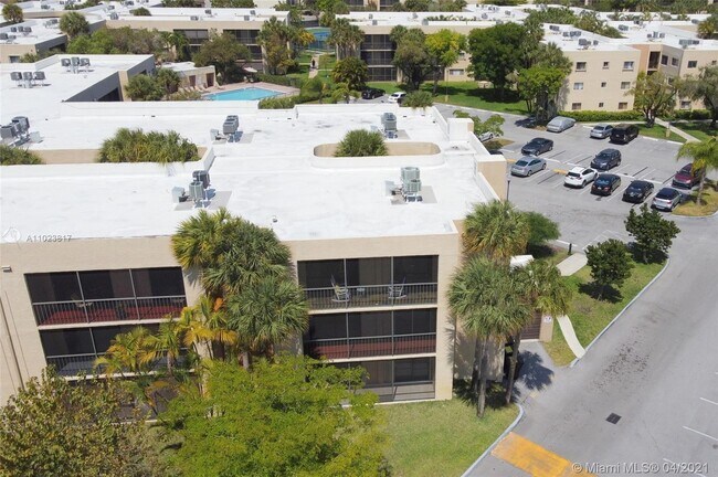 Building Photo - 8075 SW 107th Ave