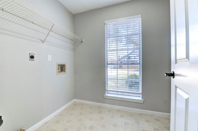 Building Photo - 11434 High Bridge Ct