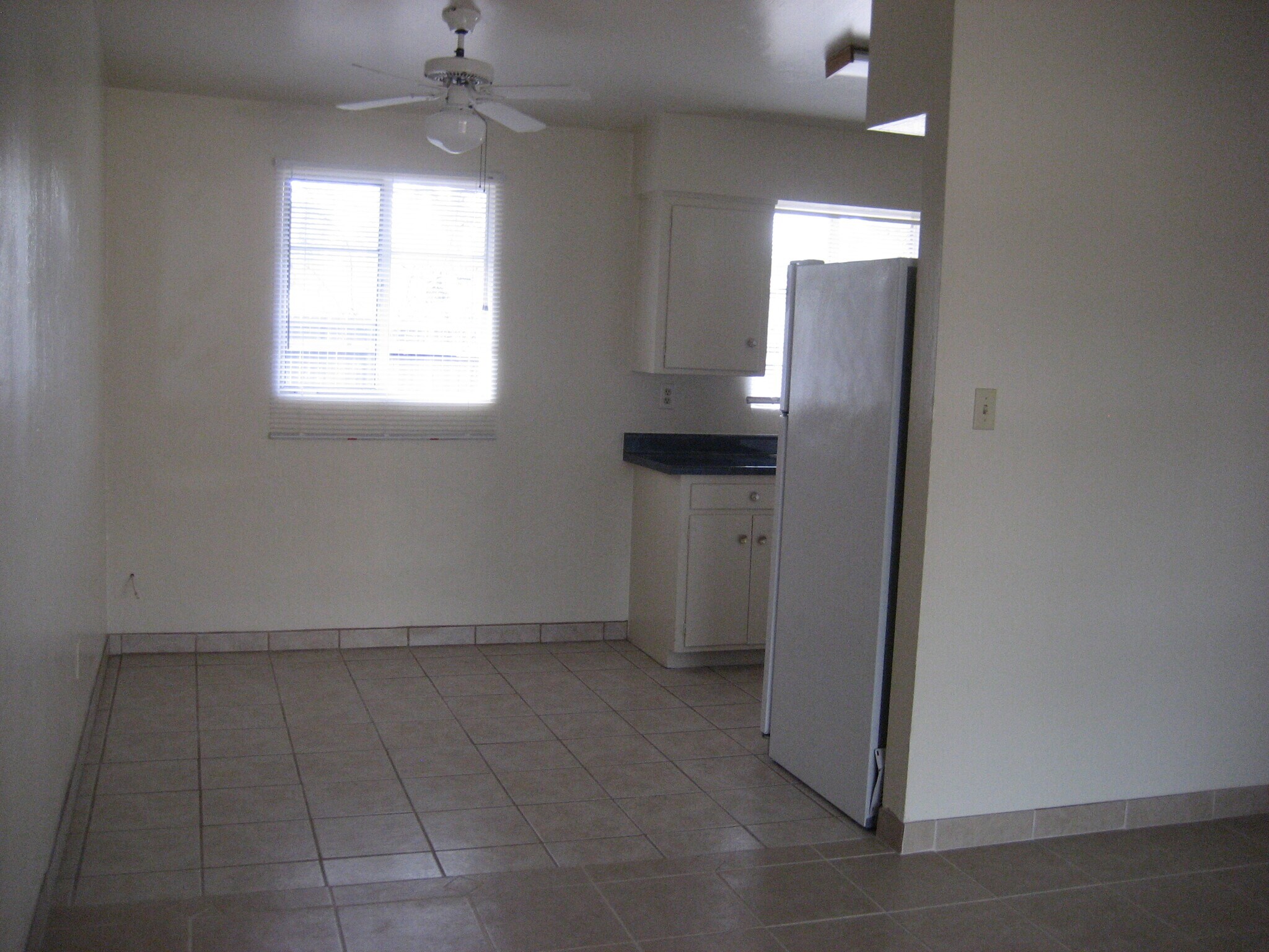 Building Photo - 3779 N Tuttle Ave