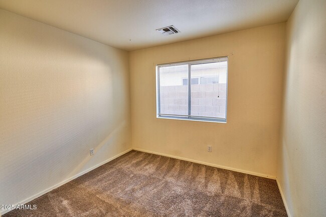 Building Photo - 30496 Maple Chase Dr