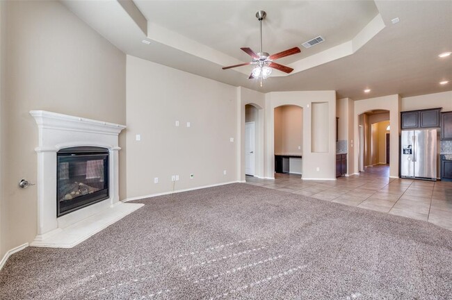 Building Photo - 2025 Lake Vista Dr