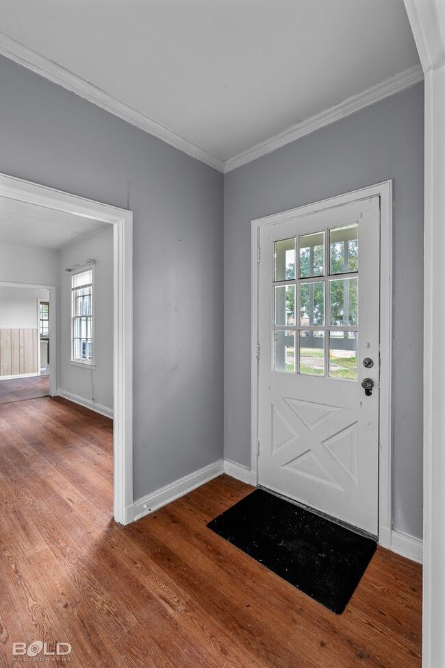 Building Photo - 217 Boulevard Pl