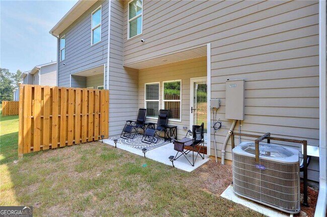 Building Photo - 6117 Mallory Ridge