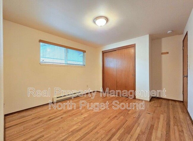 Building Photo - 710 Beach Ave