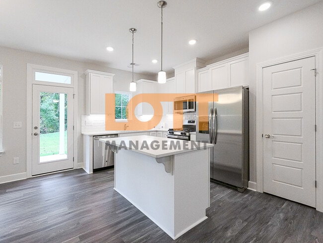 Building Photo - 24 Jaycee Ct