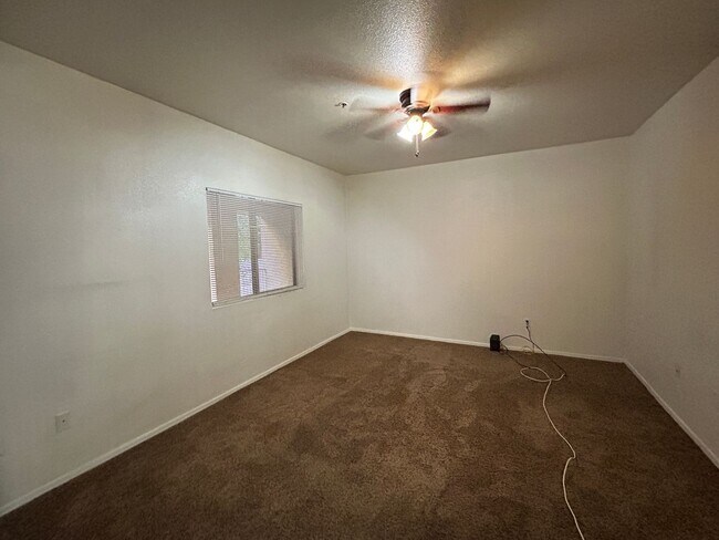 Building Photo - Private Laundry, Gated Community