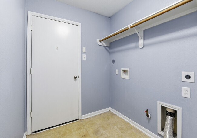 Building Photo - 16763 N Blue Jay Dr