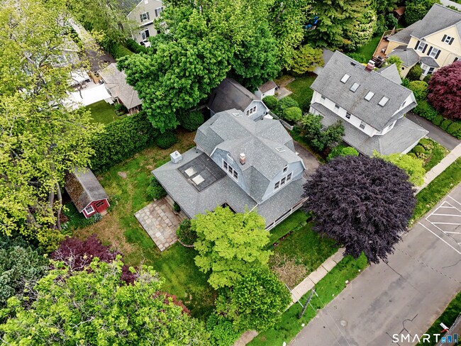 Building Photo - 15 Shorelands Pl
