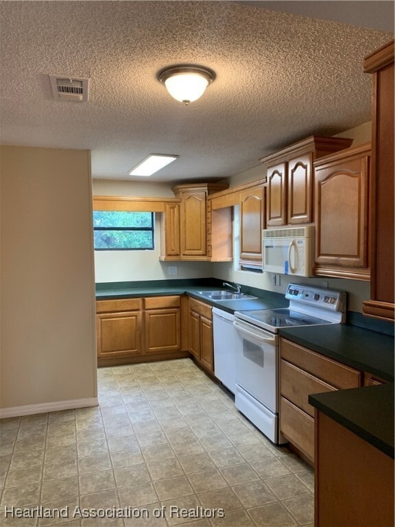 Building Photo - 2225 N Unicorn Rd