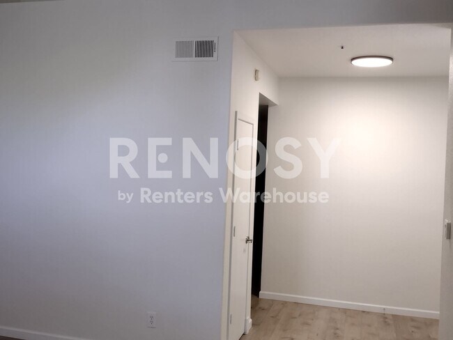 Building Photo - Ideal 3 Br 2 Ba 1 Carport Condo Near 96th St and Shea in N Scottsdale