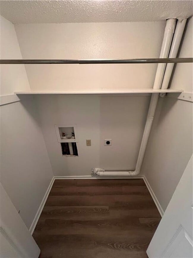 Building Photo - 320 S 11th Pl