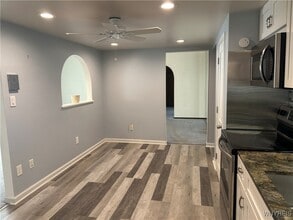 Building Photo - 186 Peppertree Dr