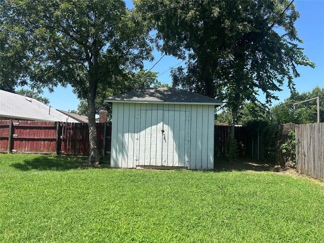 Building Photo - 7605 NW 25th Terrace