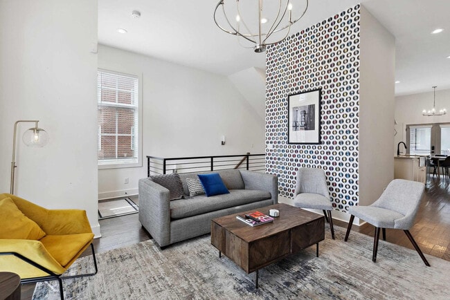 Building Photo - 3206 West End Cir