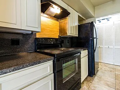 Building Photo - 2704 San Pedro St