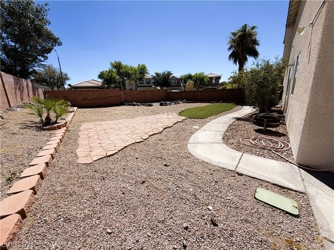 Building Photo - 2424 Predera Ave