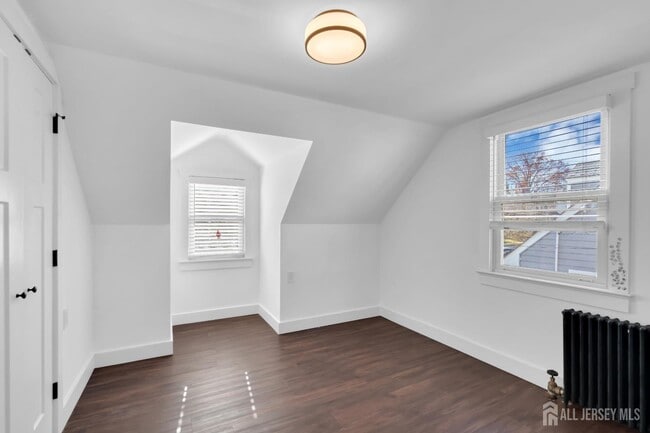Building Photo - 20 Burnet St