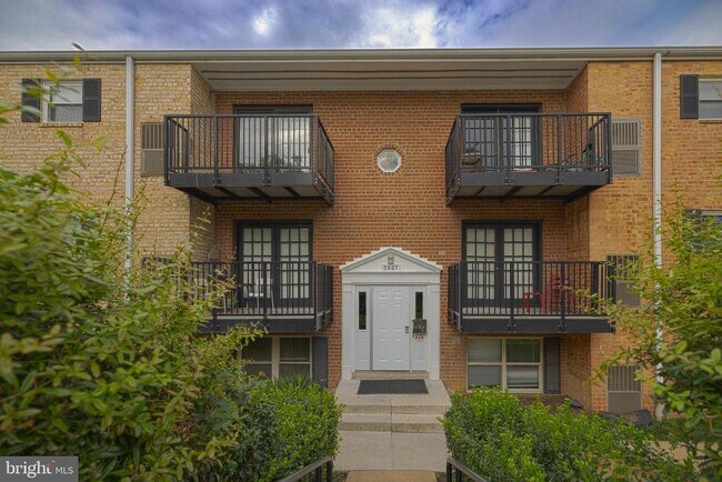 Building Photo - 5937 Quantrell Ave
