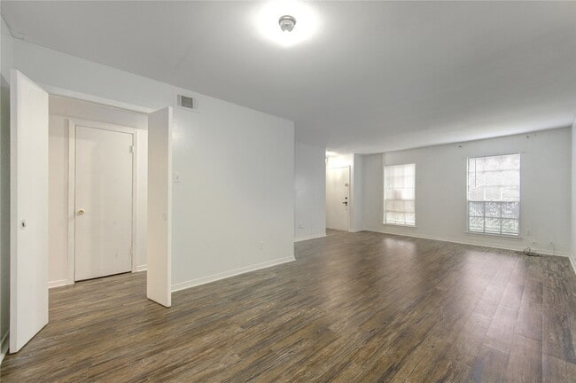 Building Photo - 6723 Tarnef Dr