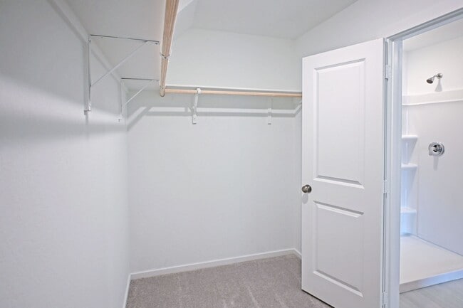 Building Photo - 462 River Run Wy