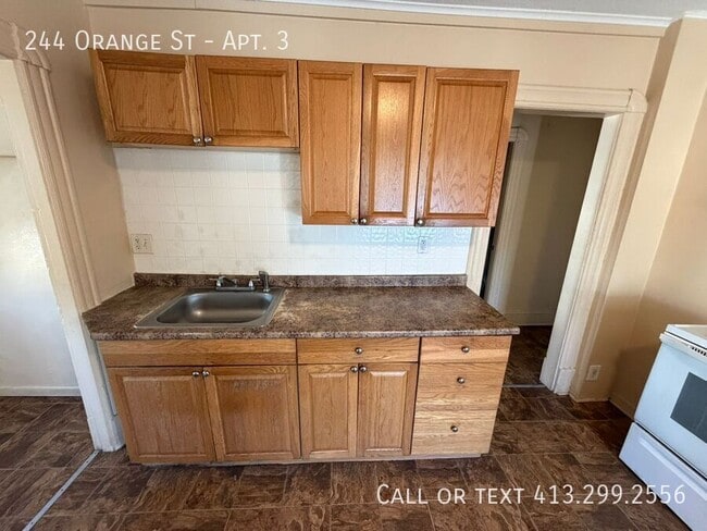 Building Photo - 244 Orange St