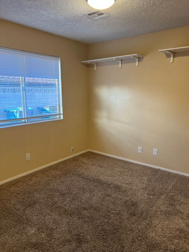 Building Photo - All Appliances