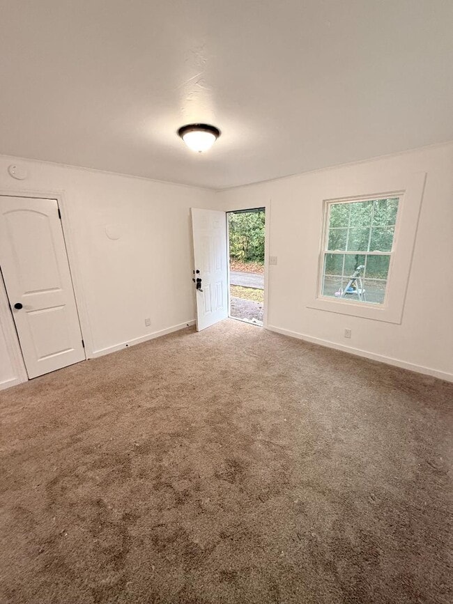 Building Photo - 110-116 Dobbs St - Unit 112