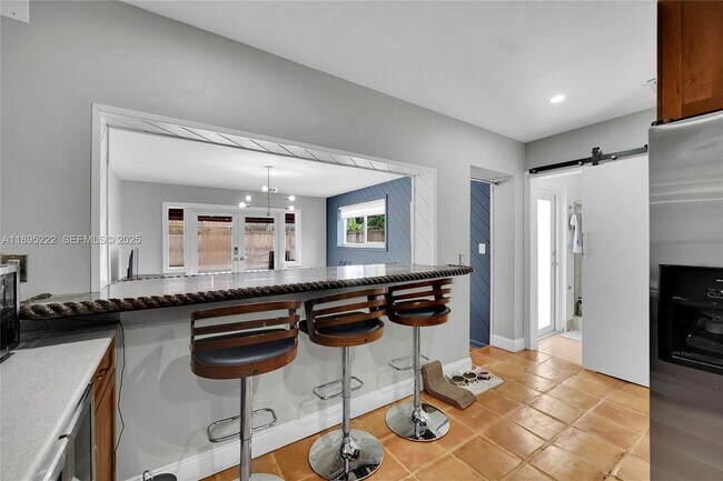 Building Photo - 1518 N Yale Dr