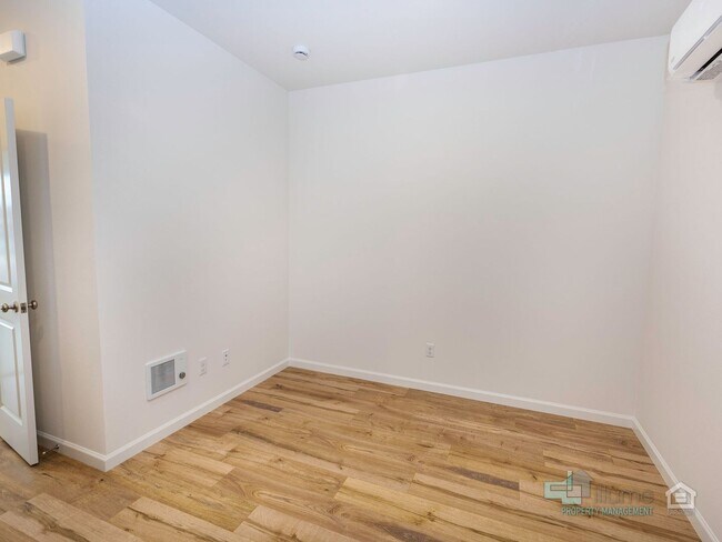 Building Photo - Brand New Beautiful 2-Bedroom, 2.5-Bathroom Home in Reed's Crossing
