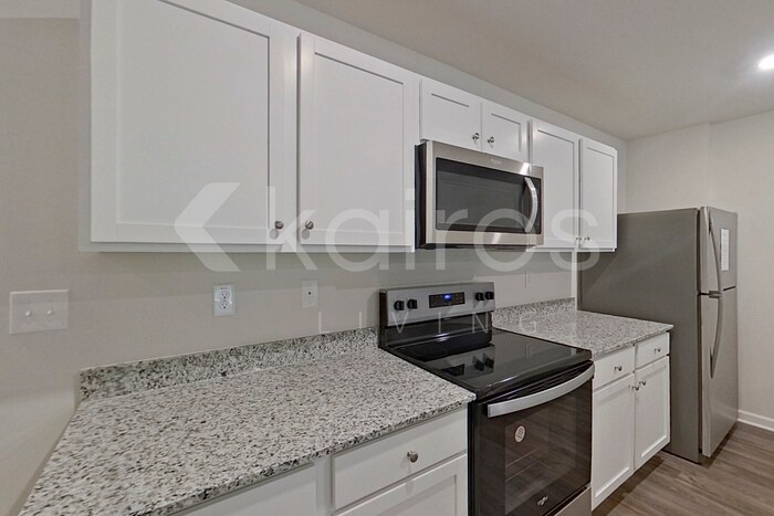 Building Photo - 372 Ironwood Ct