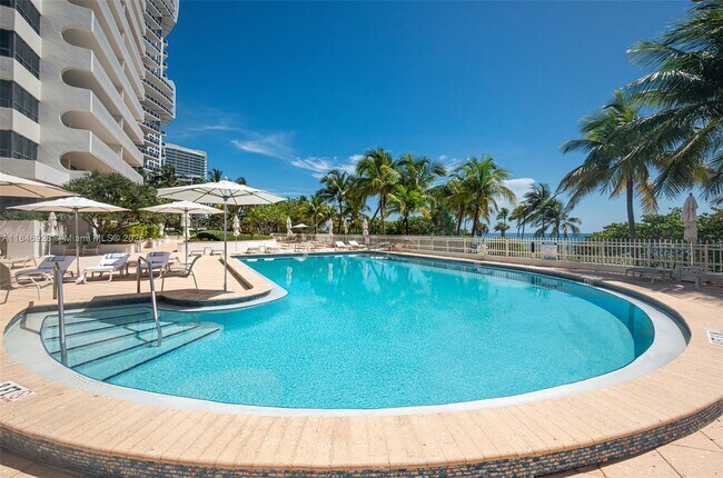 Building Photo - 10205 Collins Ave