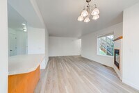 Building Photo - 3 Bed 2 Bath Unit Available in Bozeman!