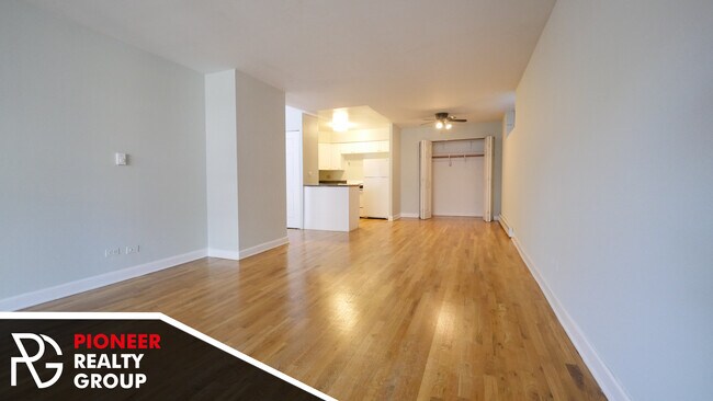 Building Photo - 1447 N Dearborn St