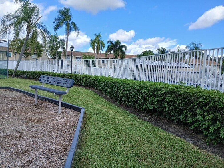 Building Photo - 11174 NW 36th St