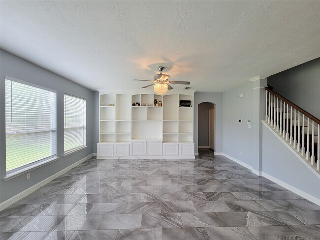 Building Photo - 7506 Boxwood Ridge Ln