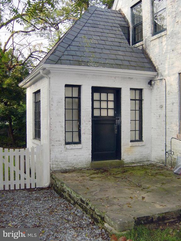 Building Photo - 4602 De Russey Pkwy
