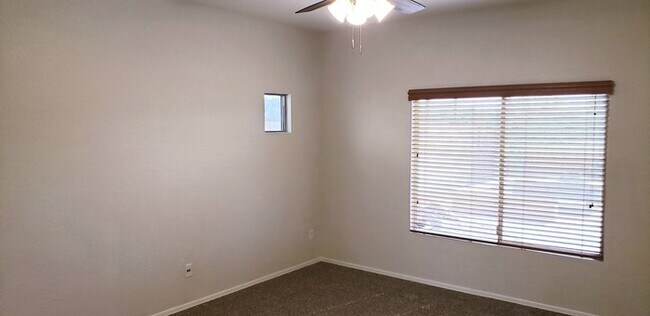 Building Photo - Stunning Laveen Village home with built-in...