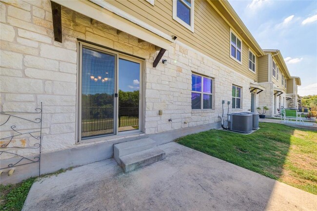 Building Photo - 1620 Bryant Dr