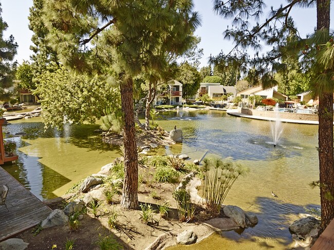 The Lake Fullerton Ca Apartment Finder Building Photo The Lake