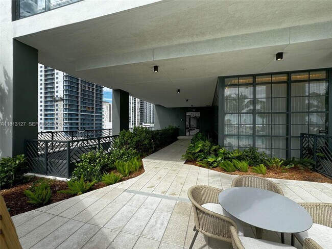 Building Photo - 159 NE 6th St