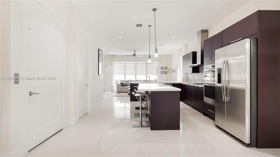 Building Photo - 6611 NW 105th Pl