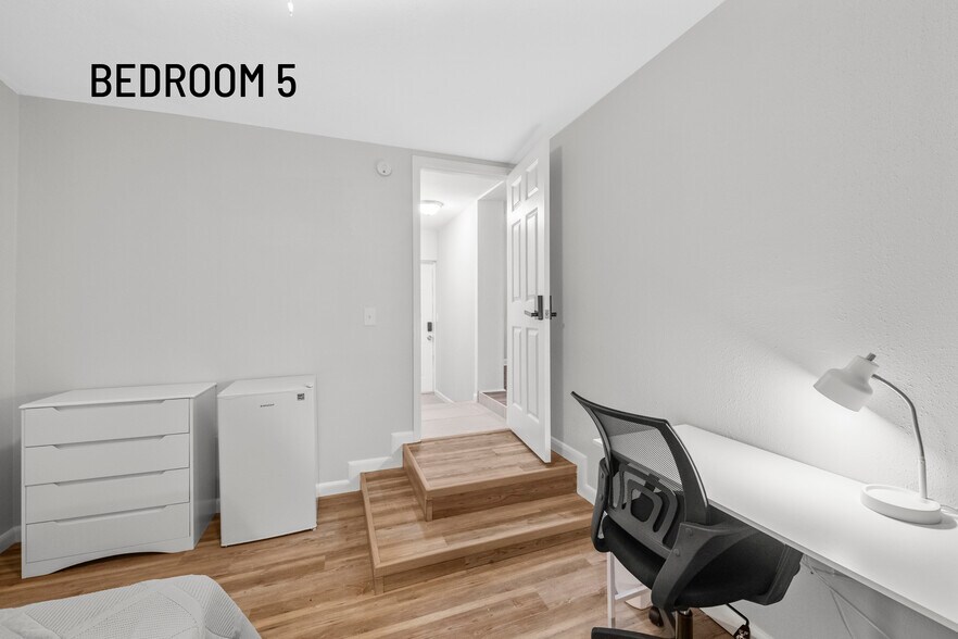 Building Photo - 4120 Angol Pl
