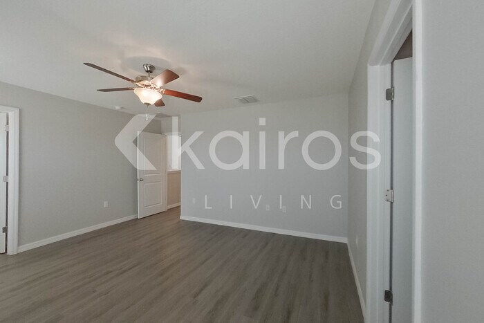 Building Photo - 8675 SW 43rd Ter