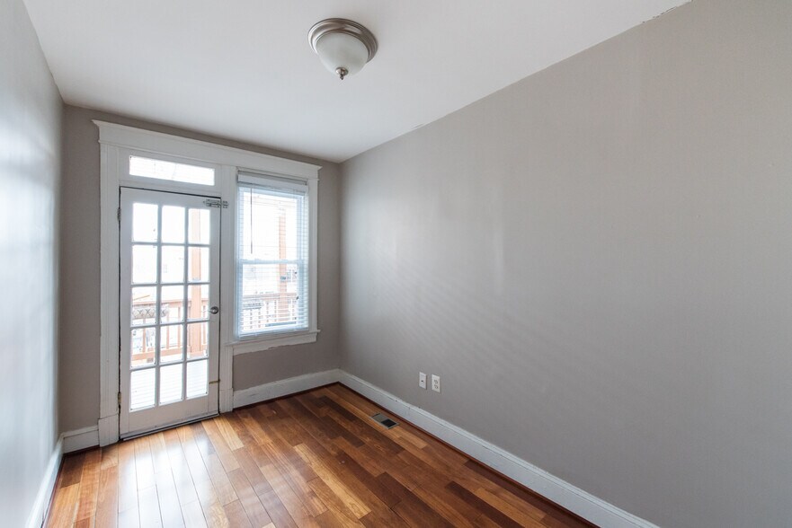Office / Bonus Room - 540 Irving St., NW
