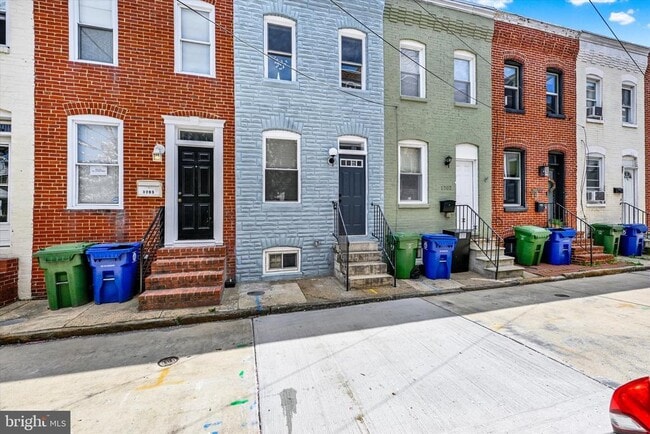 Building Photo - 1705 Olive St