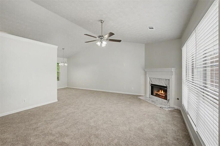 Building Photo - 488 Barclay Ct