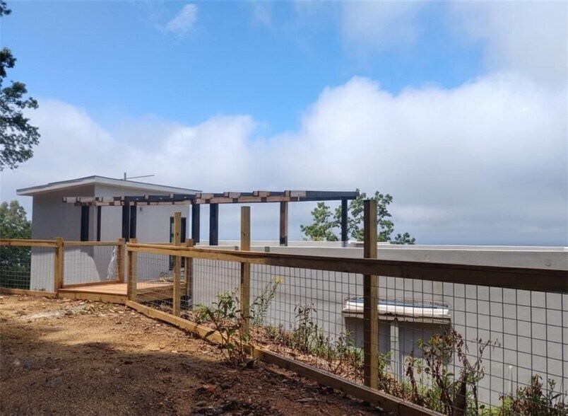 Building Photo - 966 Wauka Ridge Rd