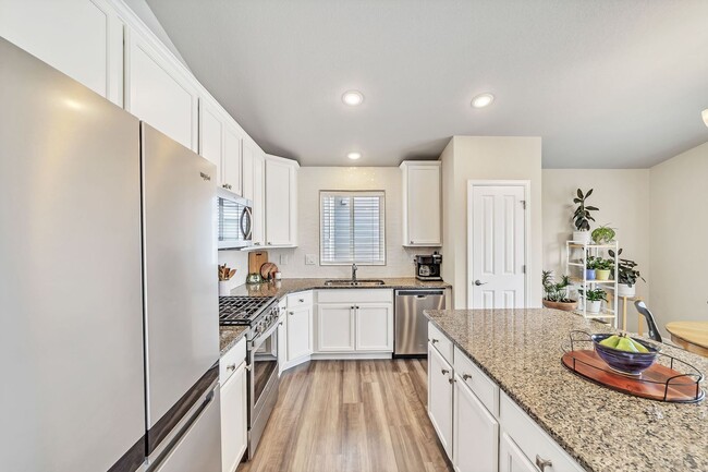 Building Photo - 13170 Valley Peak Dr