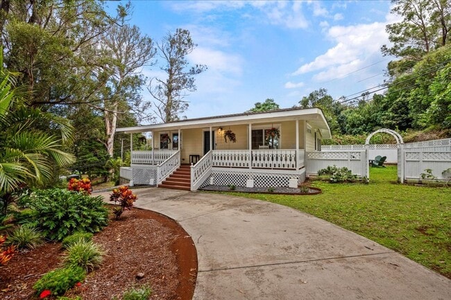 Building Photo - 2 Bedroom, 1 Bath furnished Cottage